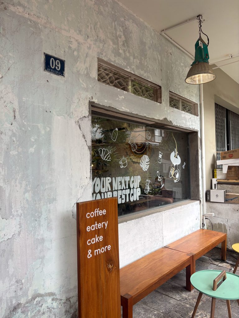 About Us Coffee & Eatery の店内席