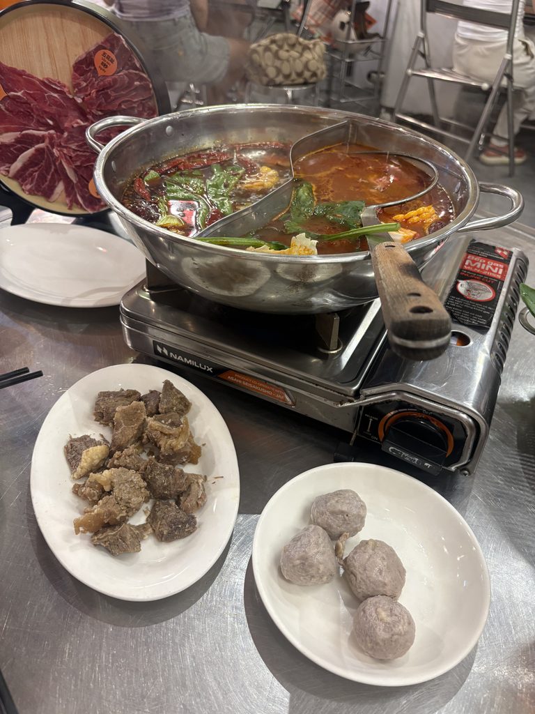 潮州風薬膳スープとトマト牛カルビスープ