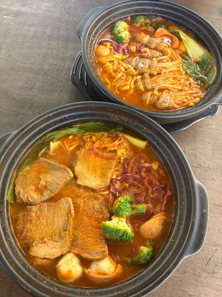 韓国風の辛いラーメン。トッピングが豊富です
