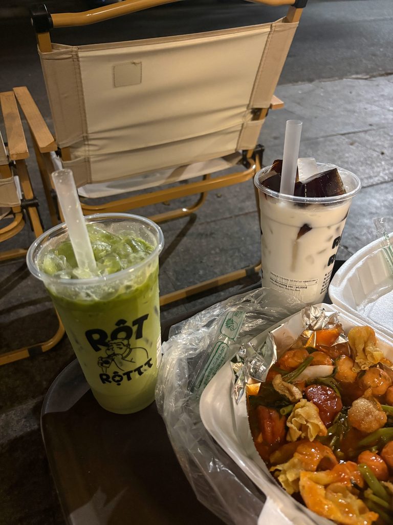 Rột Rột Cafe の夜食メニュー