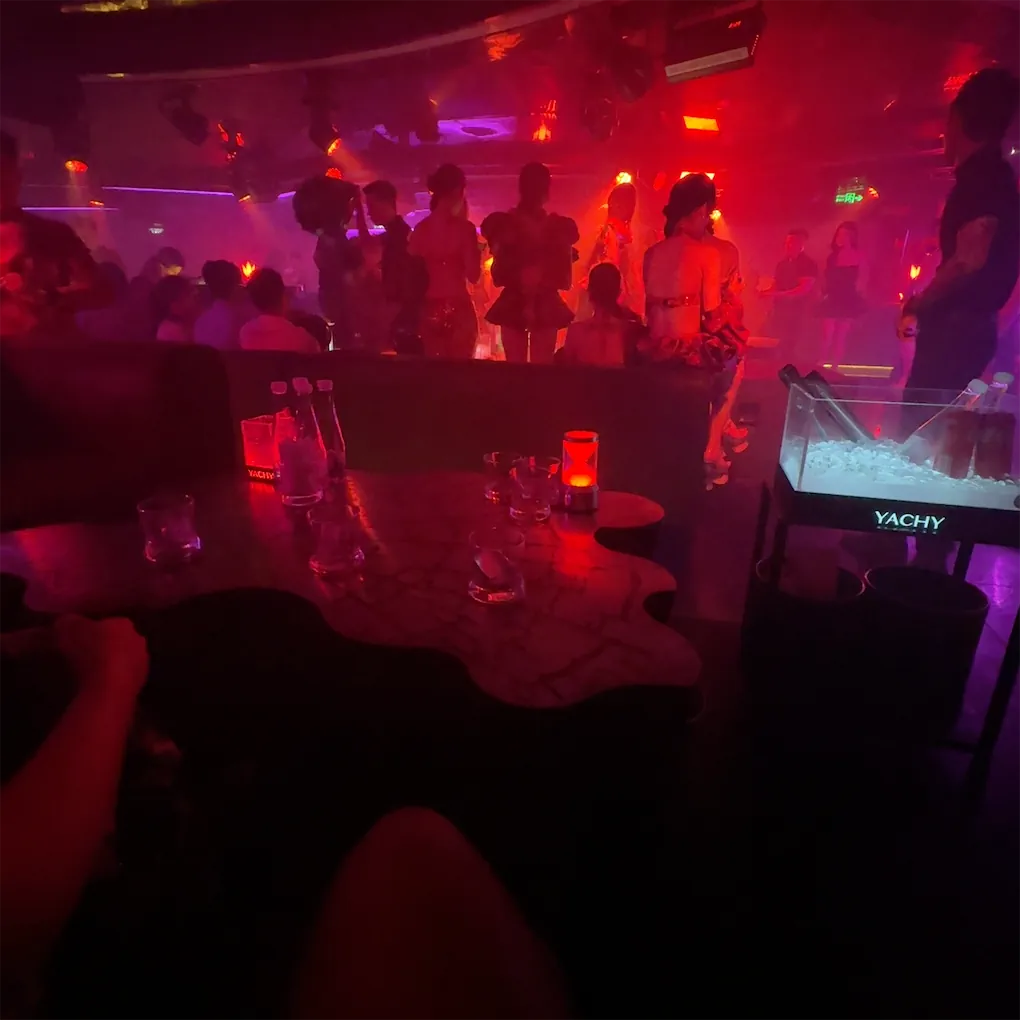 ダナンのクラブ「Yachy Lounge & Club」の店内