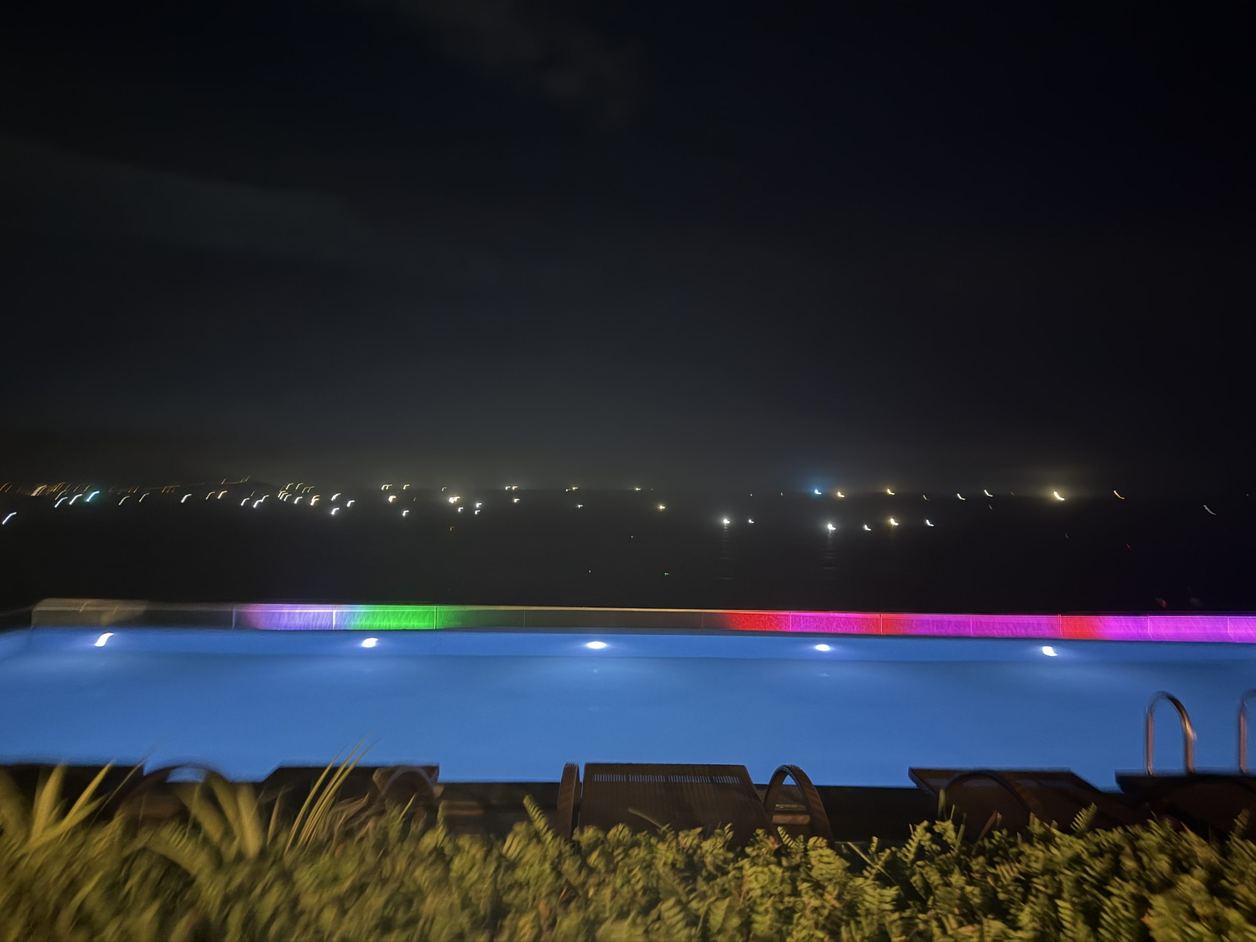 ダナンTMSホテル屋上プールから見る夜景