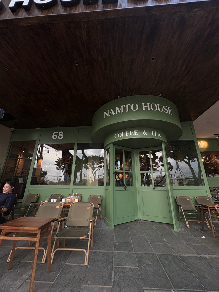 ダナンのハン川が見える安いおしゃれカフェNAMTO HOUSE Bạch Đằng